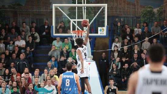 «Черкасские Мавпы» выиграли у «Николаева» первый матч