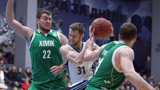 «Днепр» разгромил «Химик»