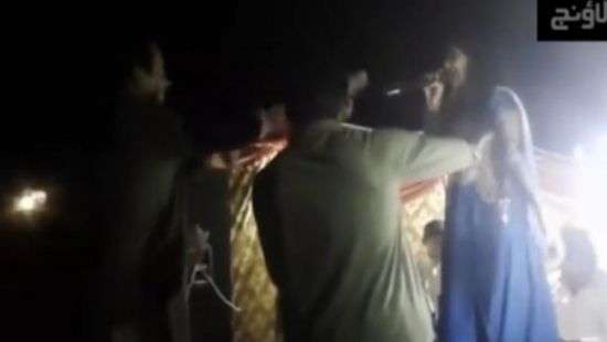 В Пакистане во время концерта застрелили беременную певицу (ВИДЕО)