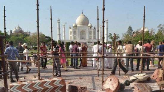 В Индии сильный ветер разрушил минареты Тадж-Махала (ФОТО)