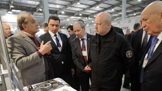 РФ концентрирует на границе с Украиной готовые к континентальной войне войска – Турчинов