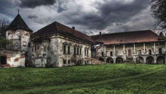 Во Львовской области обвалилась стена старинного замка