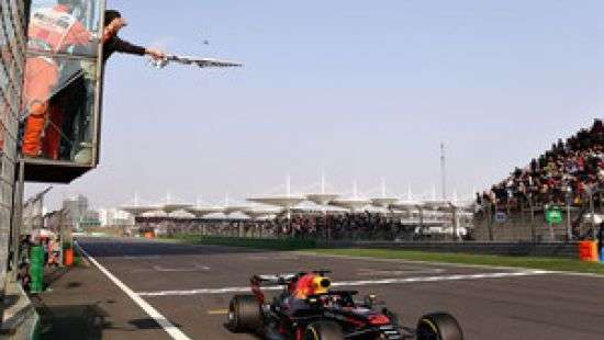 Гонщик «Ред Булл» выиграл Гран-при Китая