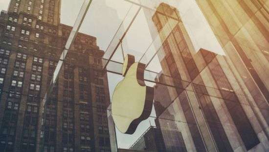 Арестованы 12 сотрудников Apple за распространение секретных данных