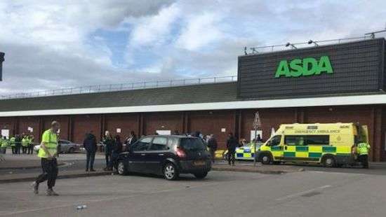 В Британии авто въехало в толпу, есть пострадавшие (ФОТО)