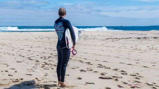 Во время этапа Мировой лиги акула напала на серфингиста