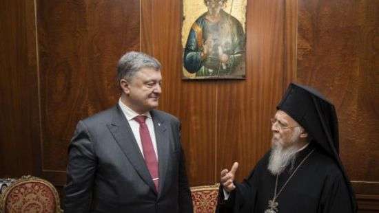 Порошенко обратится в Константинополь по поводу автокефалии Православной церкви в Украине