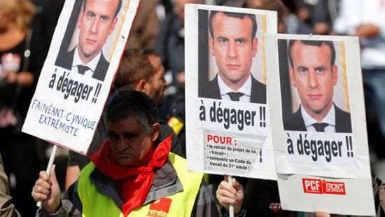 Более половины французов жалеют, что Макрон - их президент