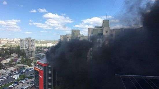 В центре Кишинева пожар уничтожил часть торгового центра