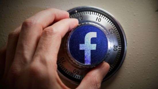 Карикатурист Елкин высмеял планы Роскомнадзора на Facebook