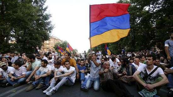 Протесты в Ереване: оппозиционный лидер заявил об их усилении