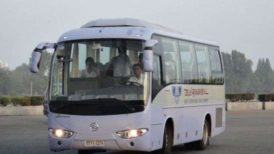 В Северной Корее автобус с туристами сорвался с моста: более 30-ти погибших