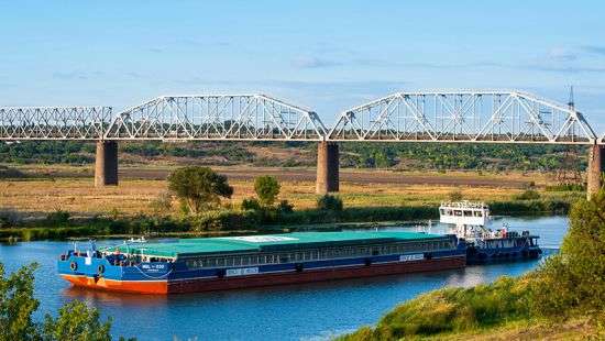 Нибулон транспортировал первый миллион тонн грузов по реке Южный Буг