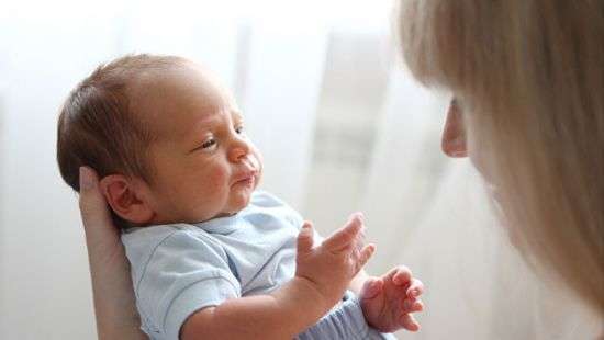 В Индонезии родители назвали ребенка в честь смартфона (ФОТО)