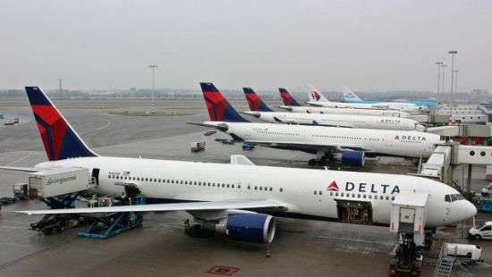 В США пассажирку оштрафовали на $500 за вынесенное из самолета яблоко