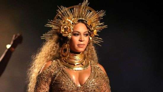 Бейонсе оконфузилась во время своего выступления (ВИДЕО)