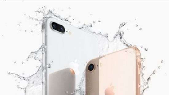 iPhone 8 опередил iPhone X