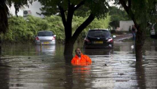 В результате наводнения в Израиле пострадали десятки подростков