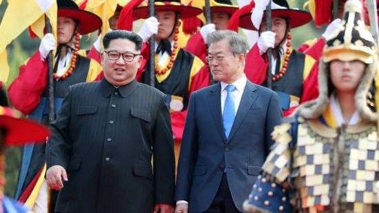 Ким Чен Ын привез президенту Южной Кореи лапшу