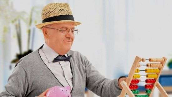 Пенсионеров, у которых свой бизнес, освободили от единого взноса