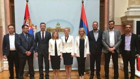 Киев разгневан визитом Поклонской в парламент Сербии