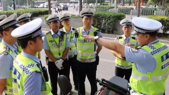 В Китае неизвестный напал на школу, семь детей погибли