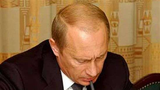 Путин о своем почерке: «как курица лапой»