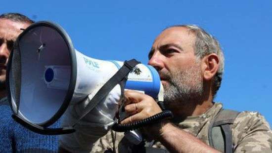 Лидер протестного движения в Ереване Пашинян призвал возобновить акции