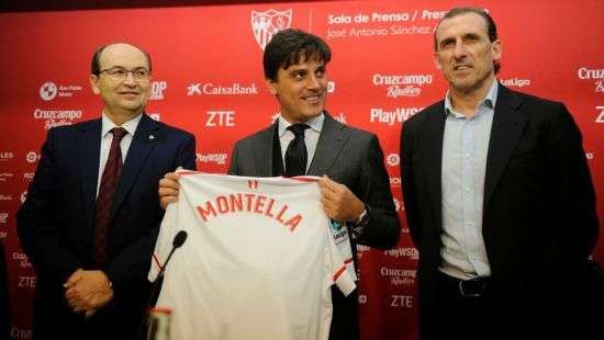 «Севилья» уволила тренера