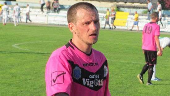 Алиев выиграл первый матч