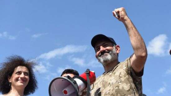 Оппозиционер Пашинян снова призвал сторонников выходить на улицы Еревана