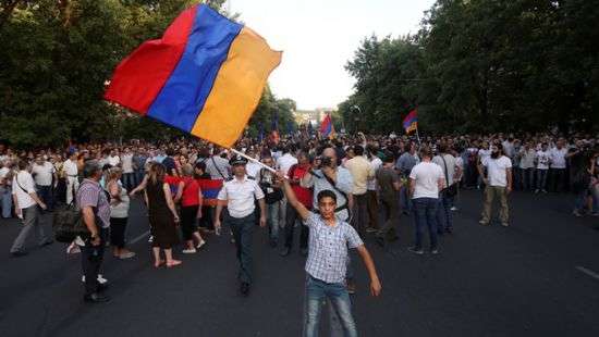 В Армении активисты разблокировали движение по городу