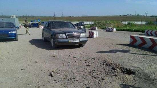 Сепаратисты обстреляли КПП Гнутово, когда там находились гражданские – штаб ООС