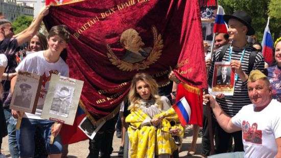 В Лиссабоне Самойлова возглавила «Бессмертный полк» (ФОТО/ВИДЕО)