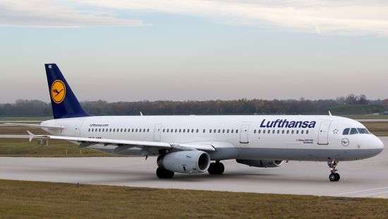 В Берлине самолет совершил аварийную посадку из-за отказа двигателя