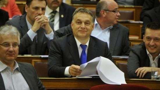 Верховный суд Венгрии аннулировал парламентский мандат у партии Орбана