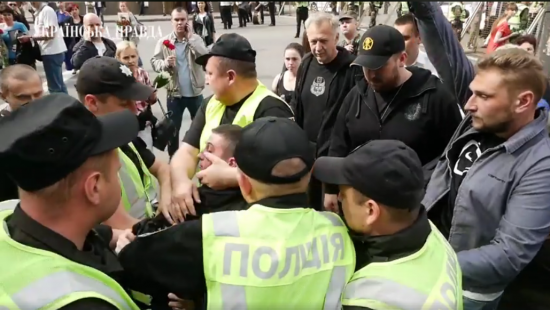 В центре Киева произошло первое задержание