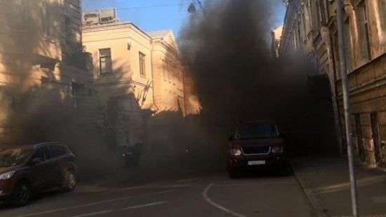 В Москве шашками забросали посольство Латвии