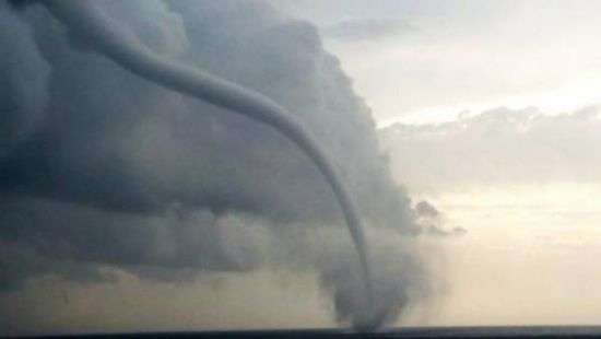 Опубликовано ВИДЕО смерча под Черниговом