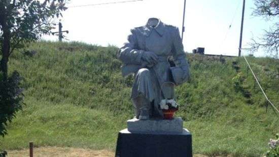 В Ковеле вандалы «оторвали» неизвестному солдату голову