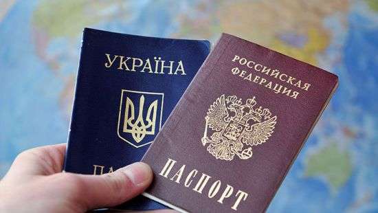 Жителей Крыма и Донбасса хотят лишить украинского гражданства