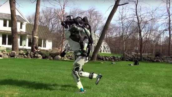 Обнародовано ВИДЕО, как робот Atlas совершает утреннюю пробежку