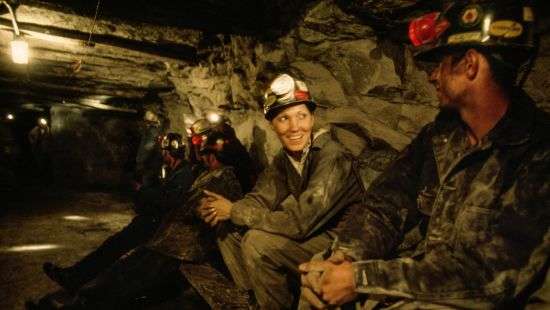 В Украине намерены отменить запрет на работу женщин в шахтах