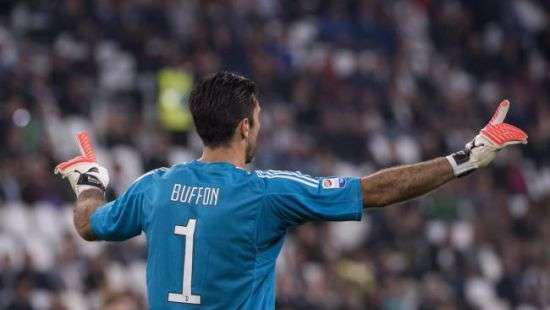 Легендарный вратарь провел 300-й сухой матч