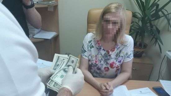В Киеве судья Окружного админсуда требовала взятку в $10 тысяч