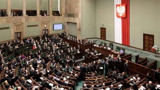 Польские депутаты урезали зарплаты сами себе, чтобы наполнить бюджет