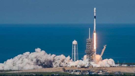 Space X успешно запустила модернизированную ракету Falcon 9 (ВИДЕО)