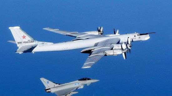 Американцы перехватили два российских бомбардировщика у берегов Аляски