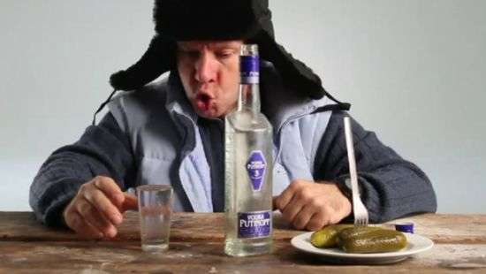 Для британцев выпустили инструкцию, как правильно пить vodka в России