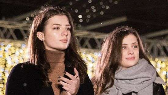 Дочки Порошенко выпустились из престижного британского колледжа (ФОТО)